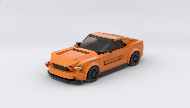 Ford Mustang GT · Orange und Weiß