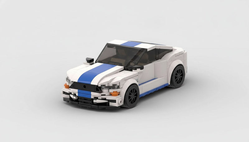 Ford Mustang Shelby GT500 · Weiß und Blau