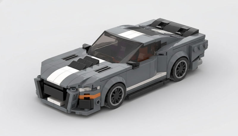 Ford Mustang Shelby GT500 · Grau und Weiß